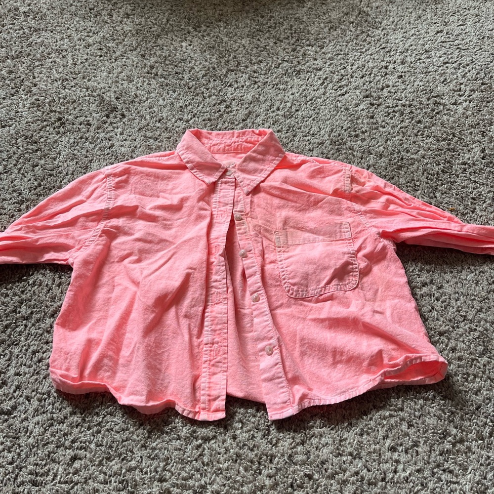 Pink cropped button up